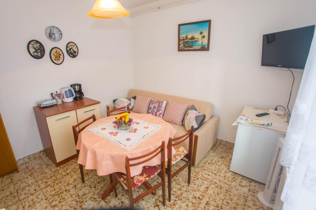 Apartment Complex Nevia Poreč Eksteriør billede