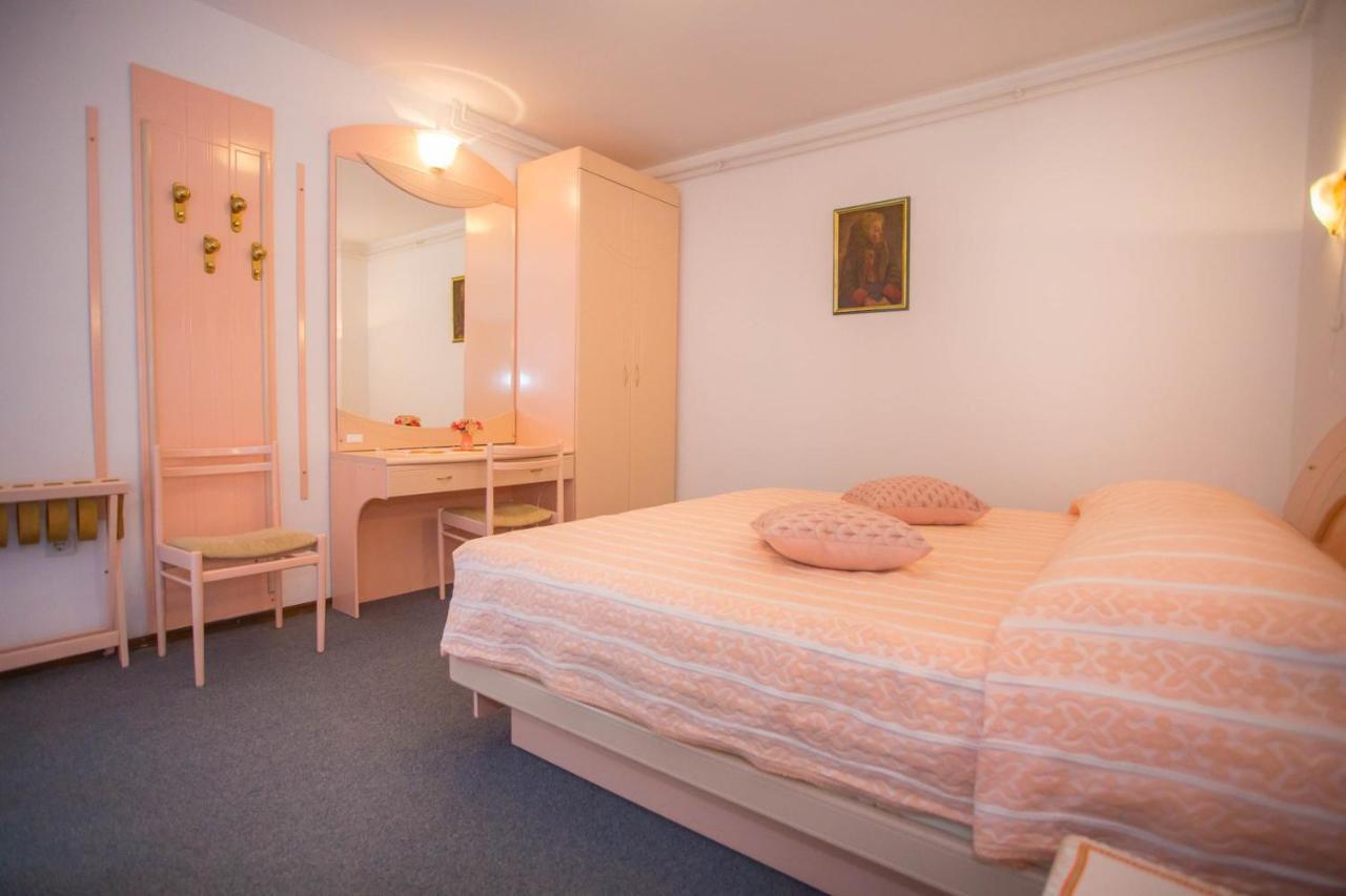 Apartment Complex Nevia Poreč Eksteriør billede